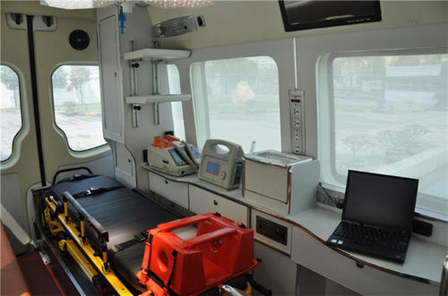 颍上县救护车内部
